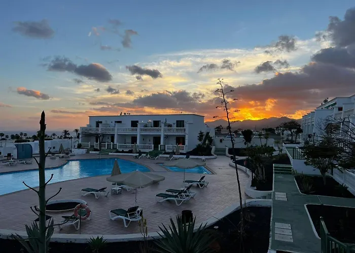 Casa Zen, 1 Bedroom On Complex With Pool, Puerto Del Carmen Apartment *